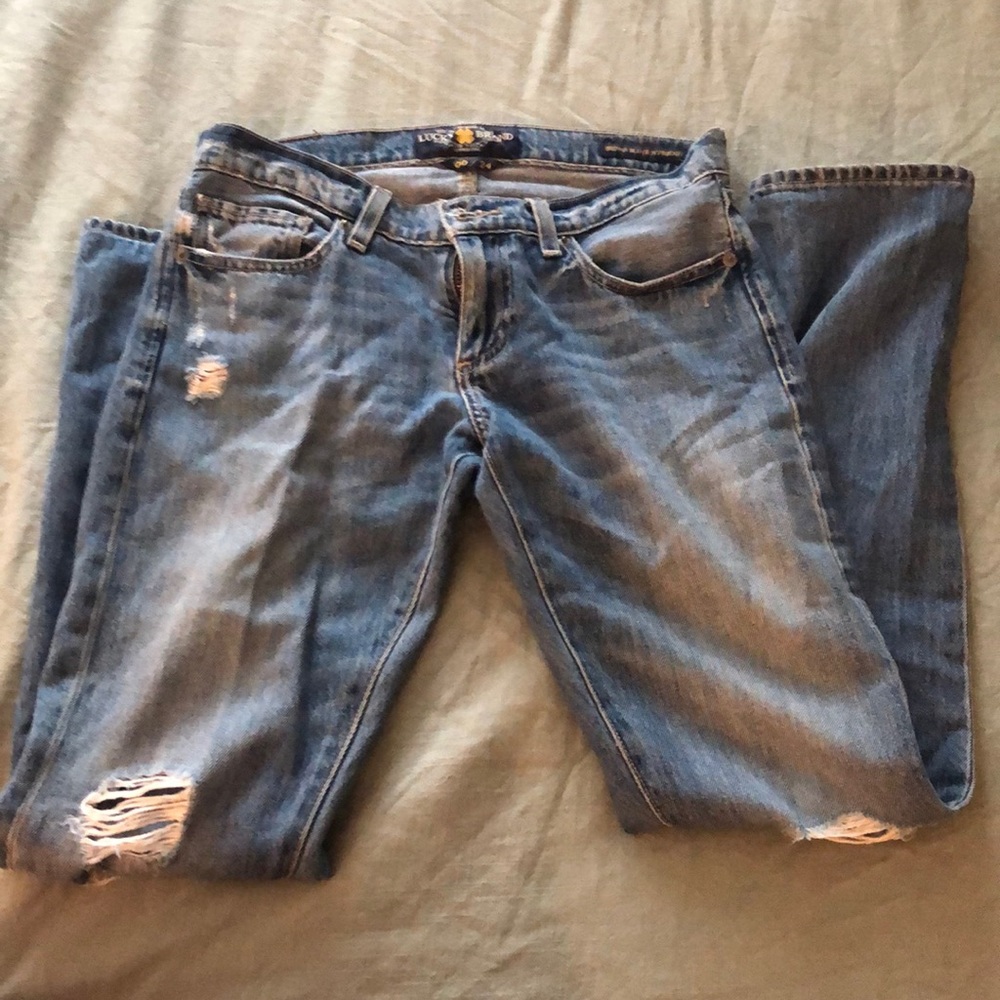 Distressed boyfriend jeans